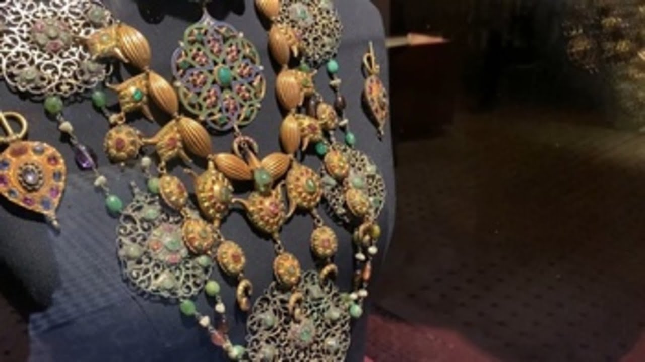 Marruecos abre su primer museo de historia de la joyería y los caftanes