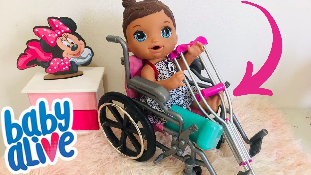 BABY ALIVE ROTINA DA MANHA FEZ DODÓI NO PÉ ESTÁ DOENTINHA COME PAPINHA E TOMA MAMADEIRA