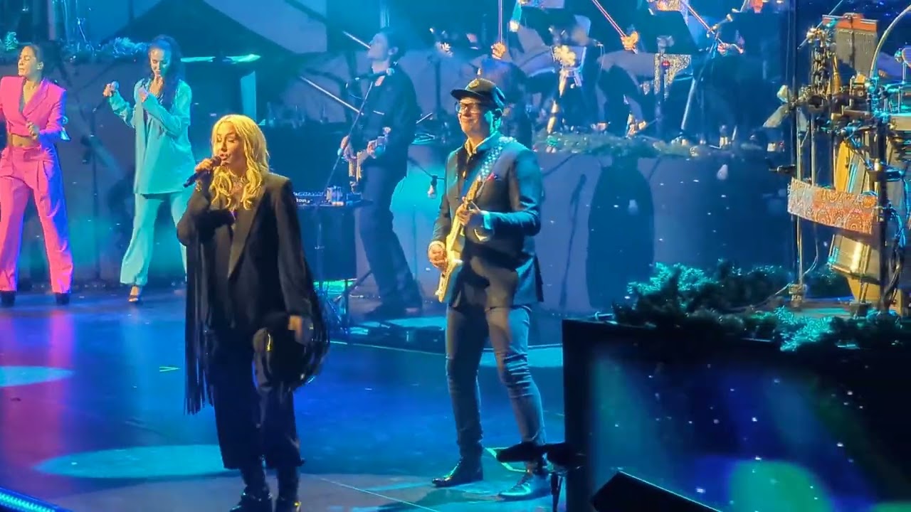 Sarah Connor - Christmas Train in Berlin Not So Silent Night Tour 2023
