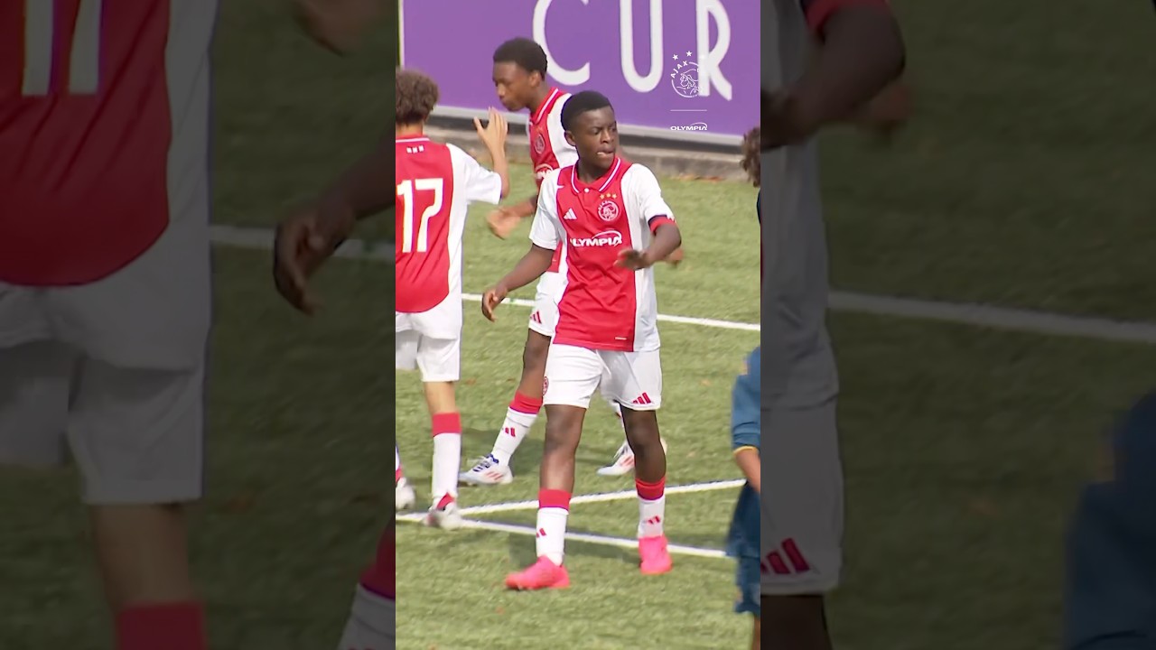The Ajax philosophy in full flow at Ajax U15s! 👏