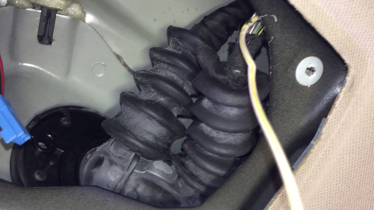 Fix BMW E61 e91 tailgate loom assembly. Reversing light wire repair 3 5 series wagon estate wiring