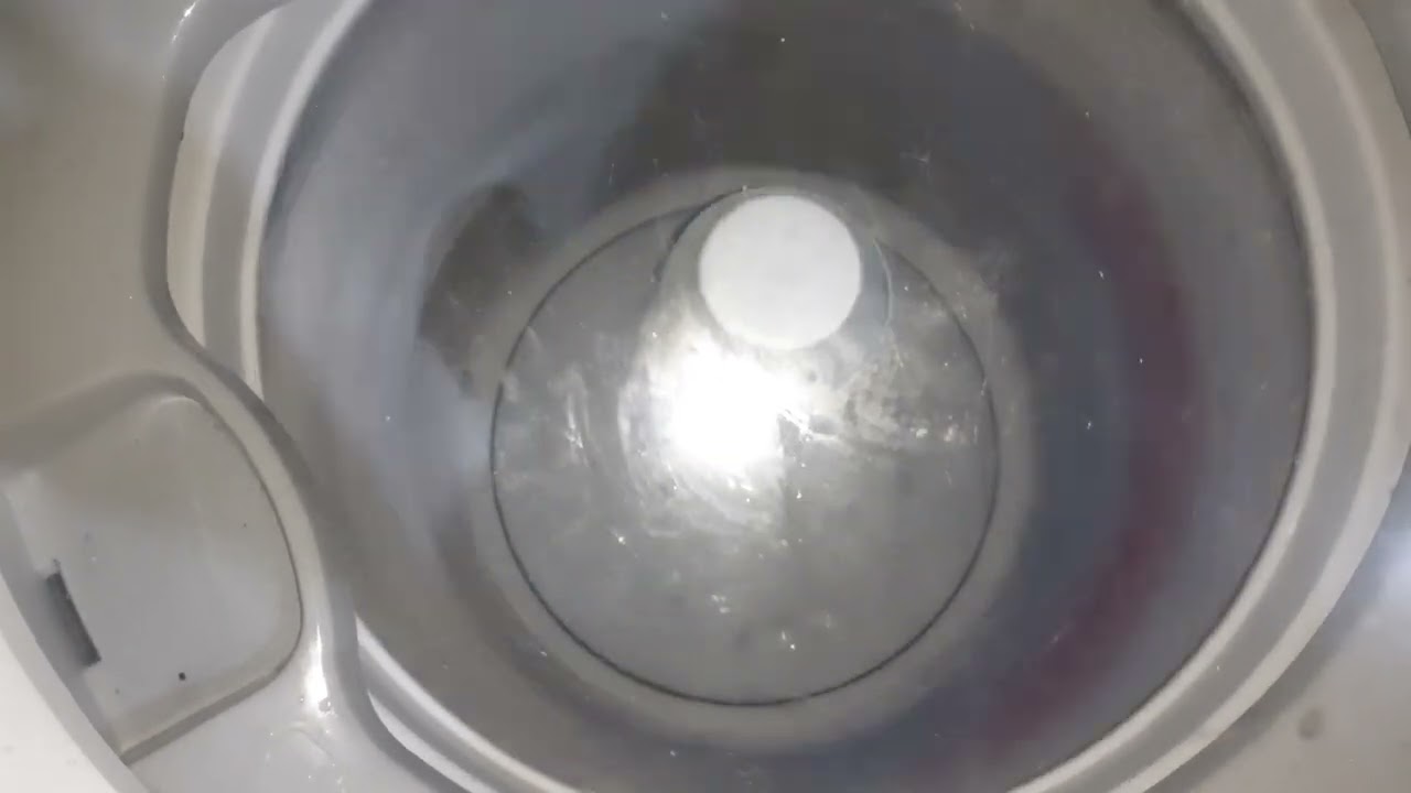 Sentrefugando lençoes e  capas de travesseiro e froinha