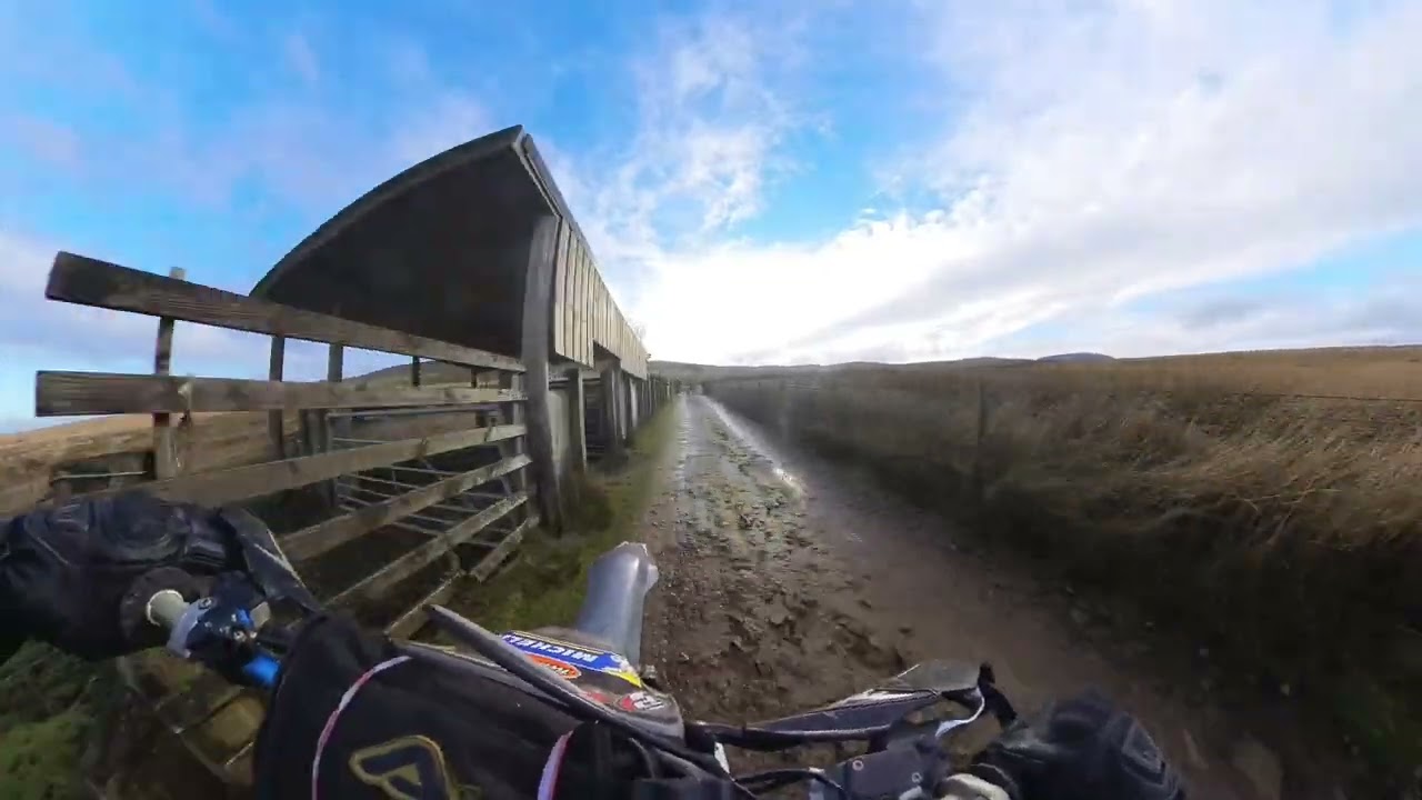 JUMPS SCAR HOUSE ENDURO
