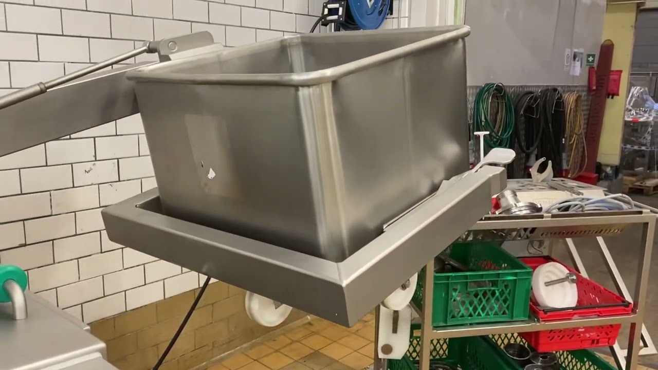 Vemag HP 12-E + Vemag MMP-220 minced Meat line for sale from Meat Machines Sweden AB