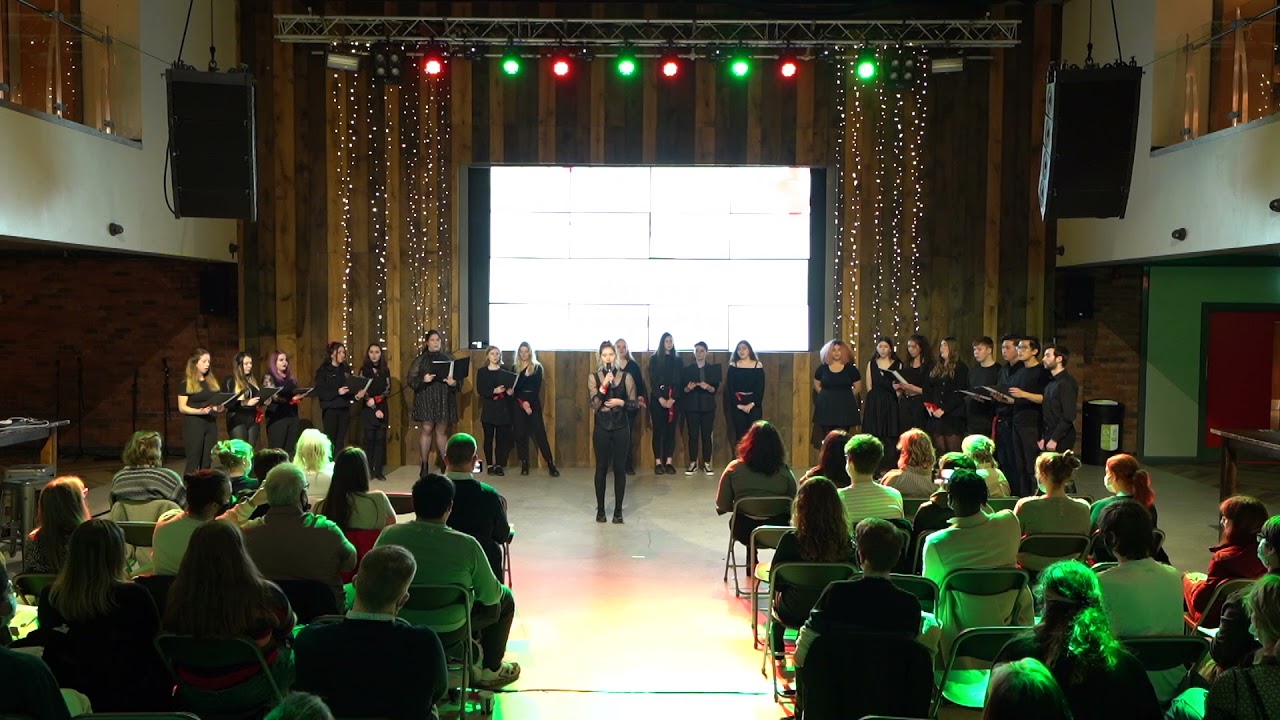 Ganol Gaeaf Noethlwm - Show Choir