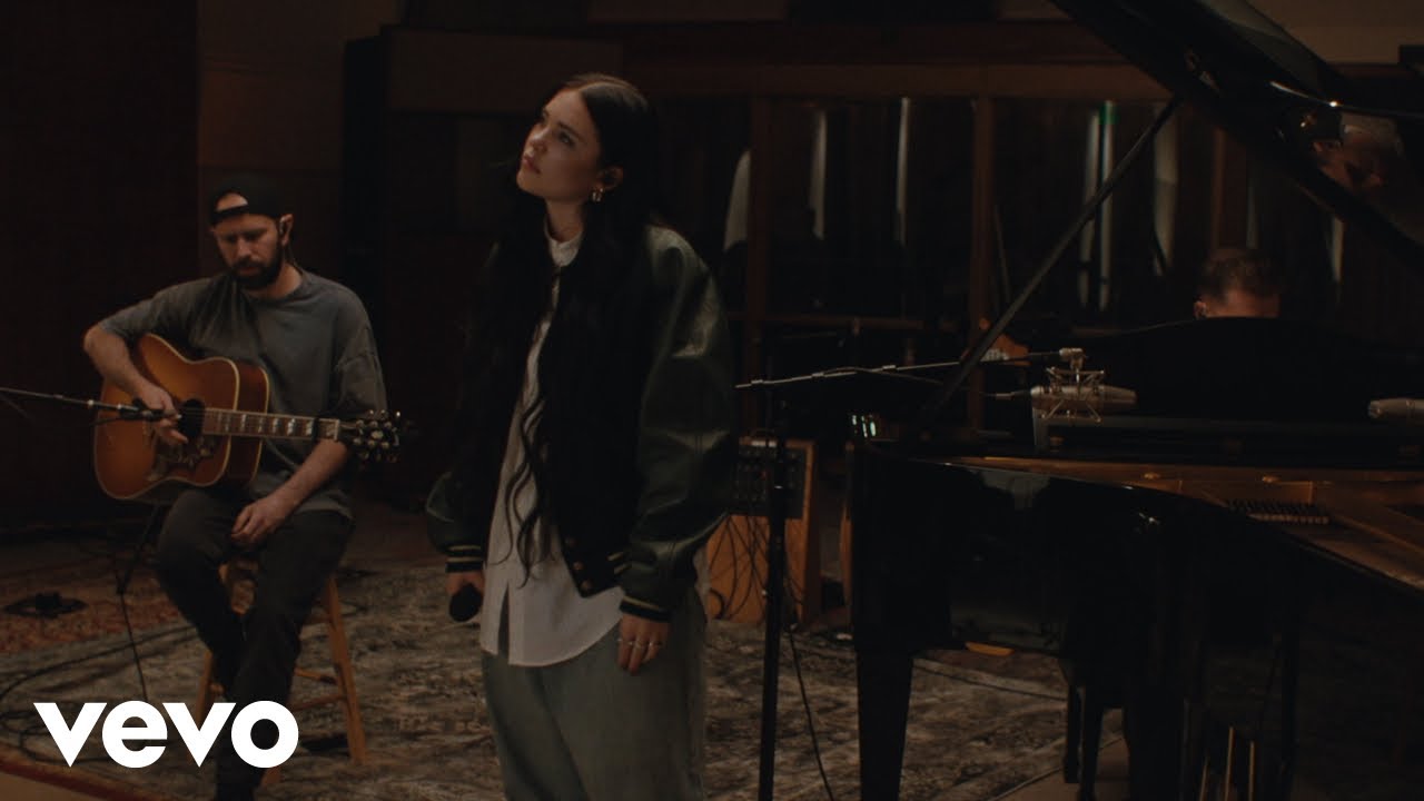 Lauren Spencer Smith - Pray [Acoustic] (Official Live Performance Video)