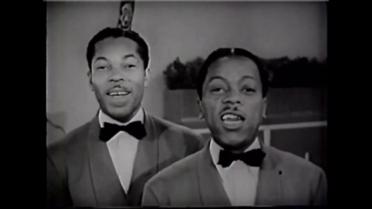 Skunk Song (1942) - The Cabaliers with Cab Calloway and his Orchestra