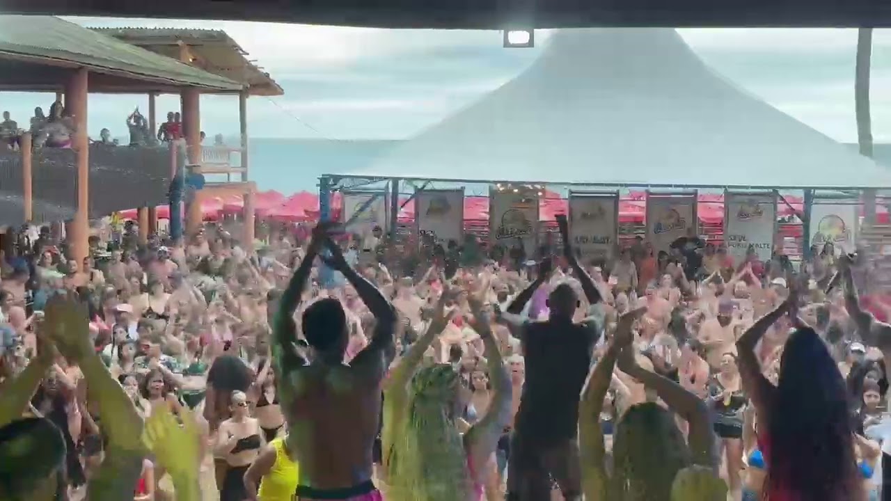Cia de Dan&ccedil;a Ax&eacute; Moi,  Porto Seguro-Ba! Sua melhor praia &eacute; aqui!