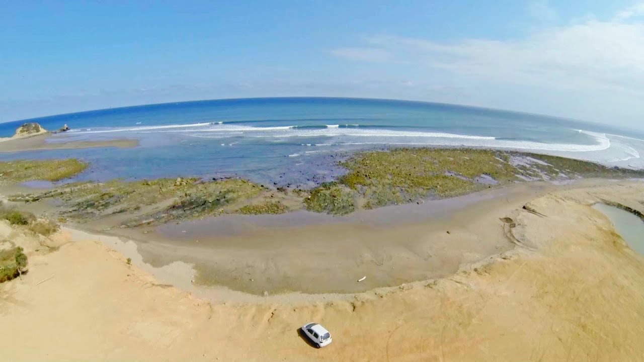 Playa La Ti&ntilde;osa. Manabi. Ecuador. DJI Phantom. Crash