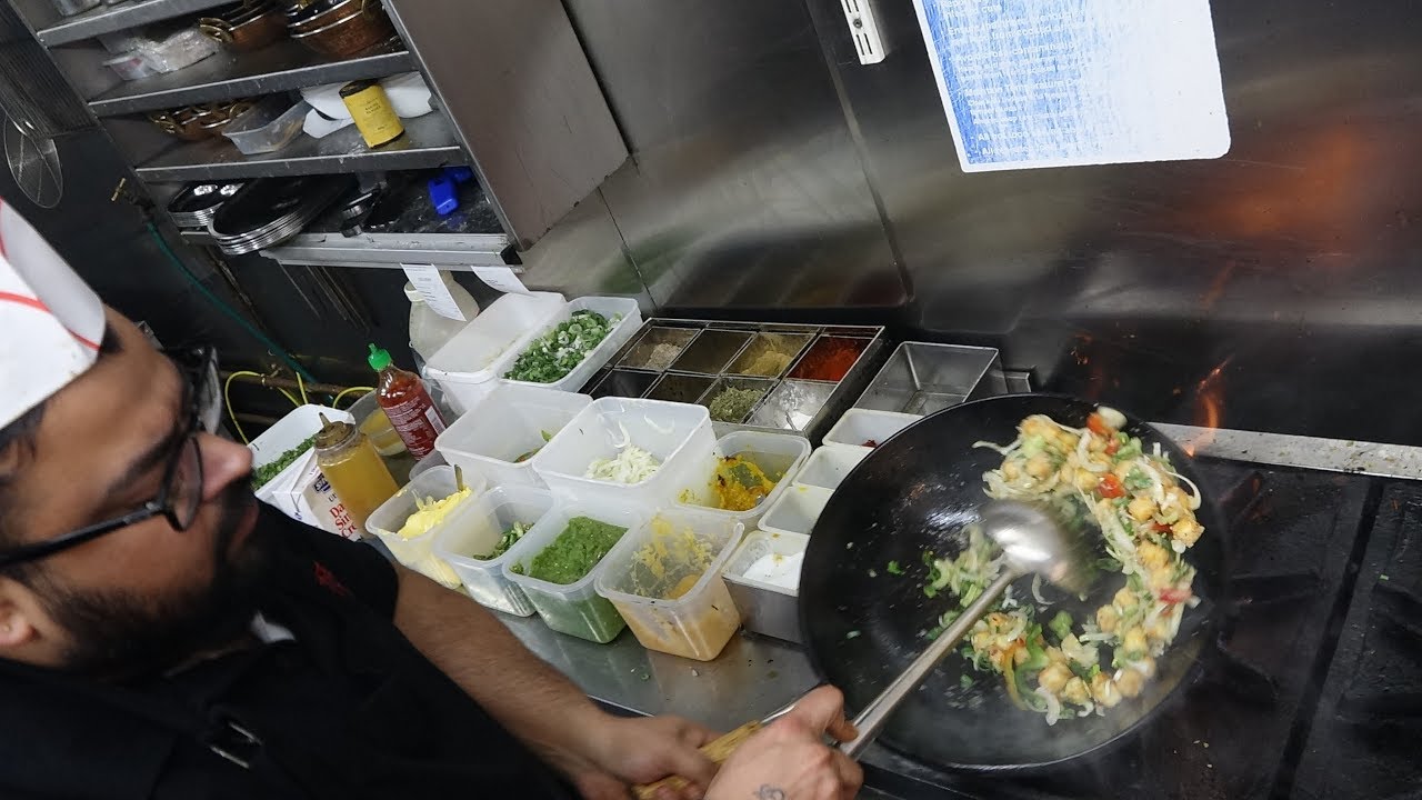 Chilli Paneer, Hakka Noodles, Veg Manchurian, Masala Chips: Indo Chinese Cooking at Riya Restaurant.