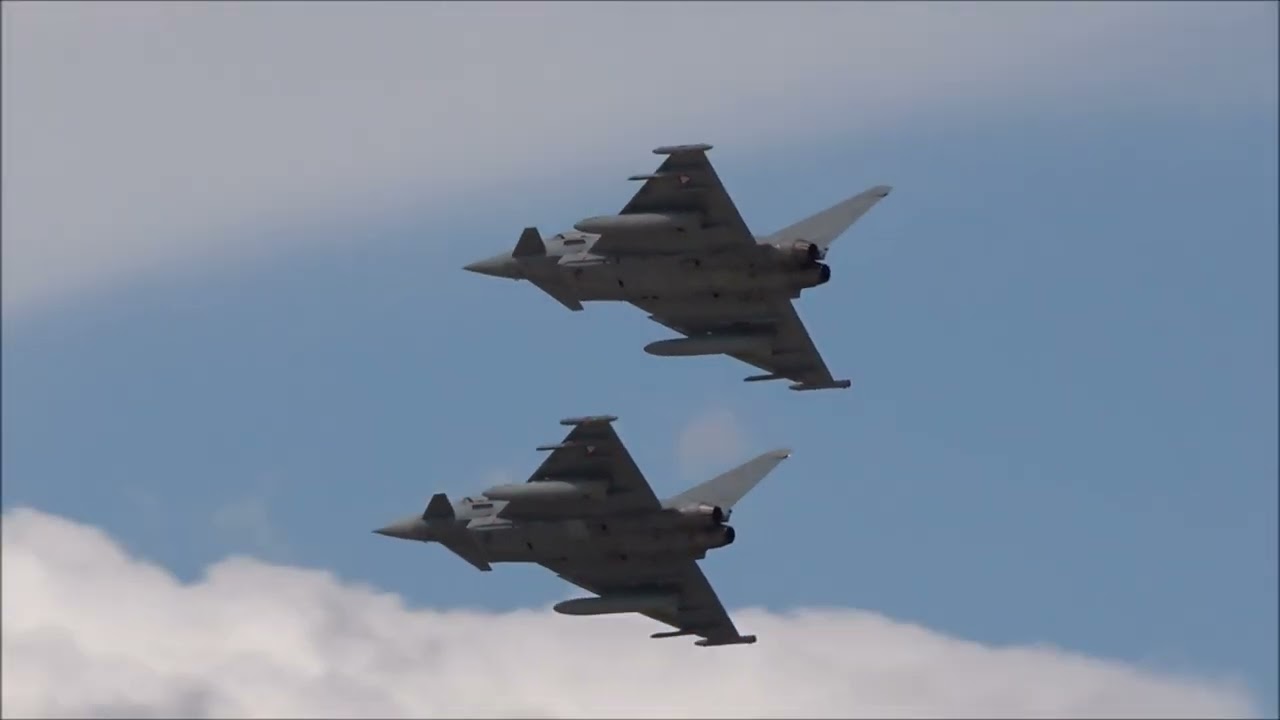 Austrian Lockeed C 130K Hercules & 2x Austrion Eurofighter Typhoons, Sramble display