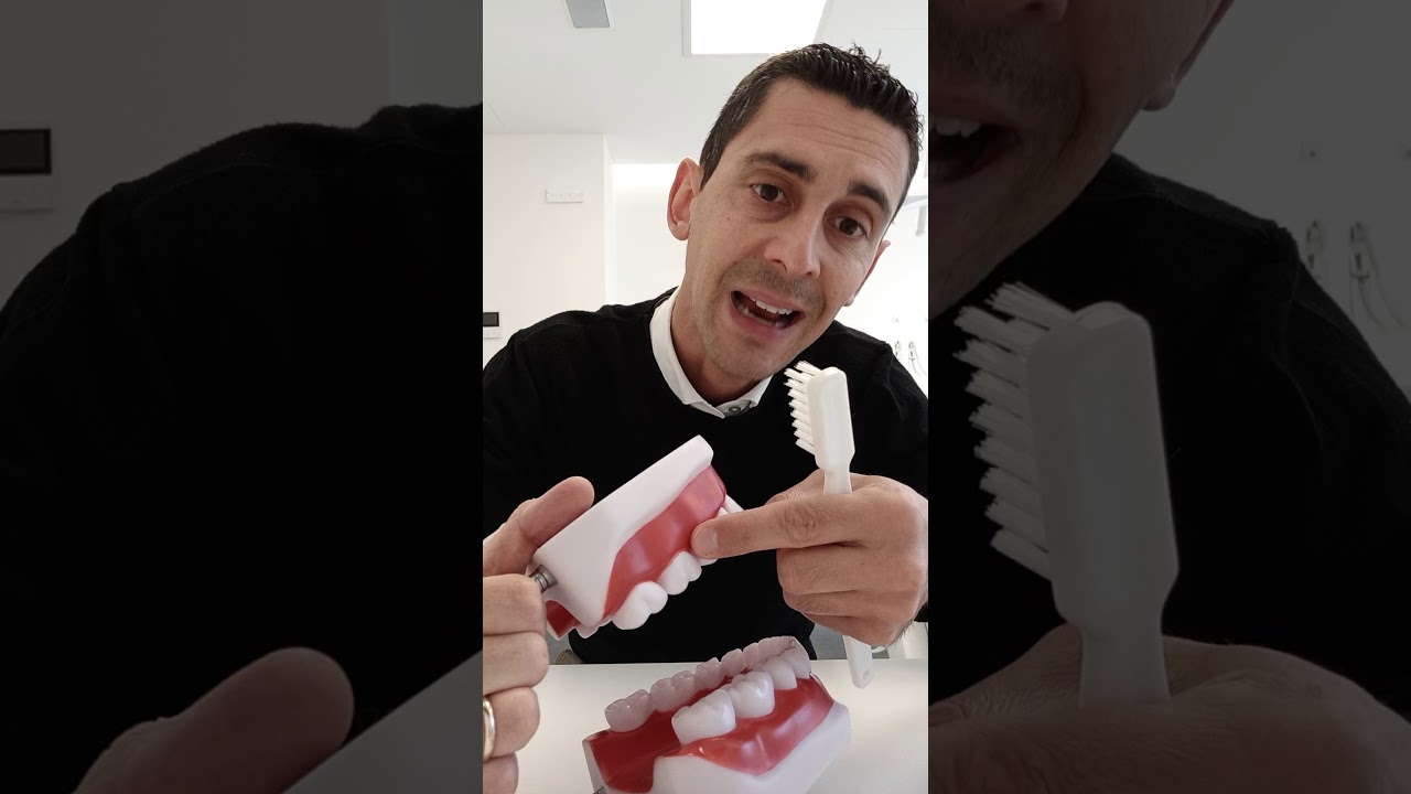 Spazzolamento manuale. Igiene domiciliare. Studio Dentistico Donati Michele David