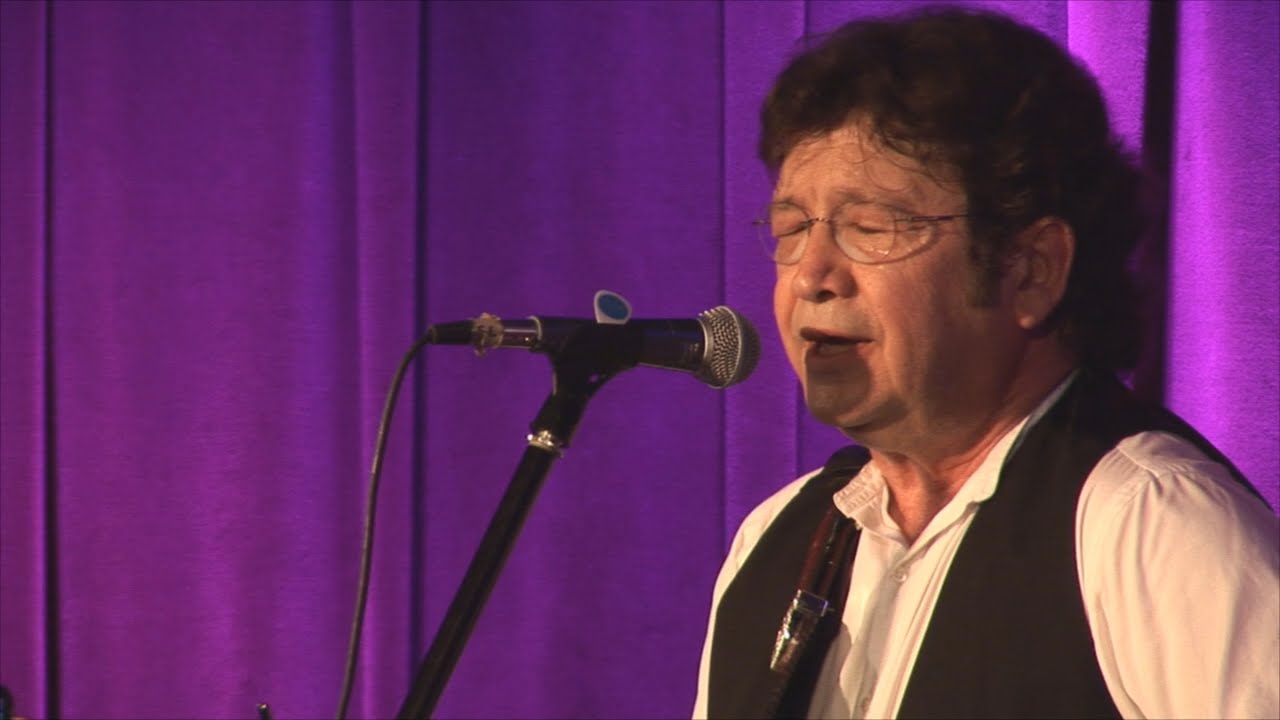 Shake Russell performs Sailing Angels at McGonigel's Mucky Duck in Houston