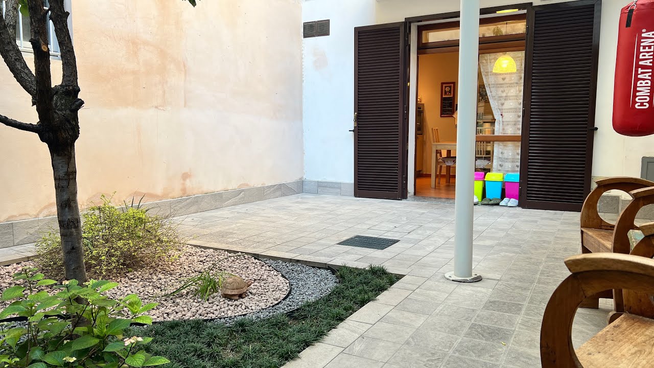 Fetta di casa in vendita a Piacenza - cortile privato e vicinanza a Piazza Duomo