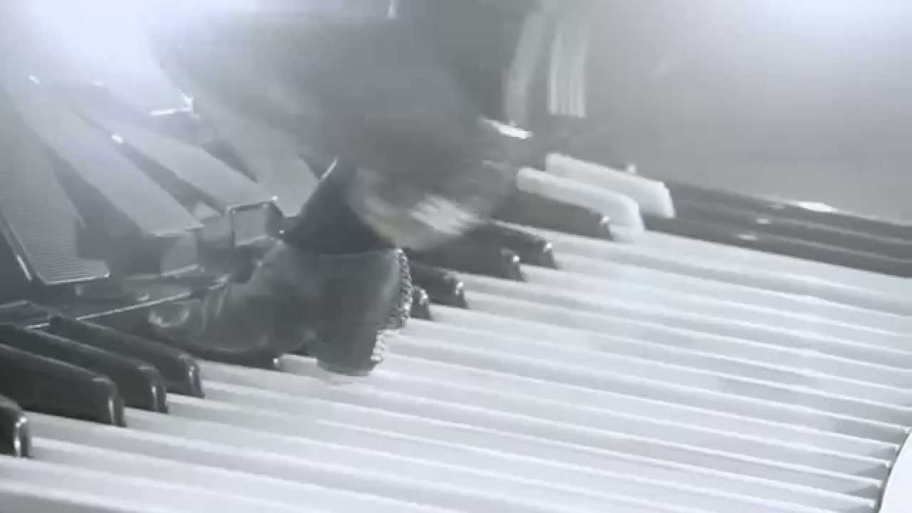 Cameron Carpenter's Incredible Organ (Shred)