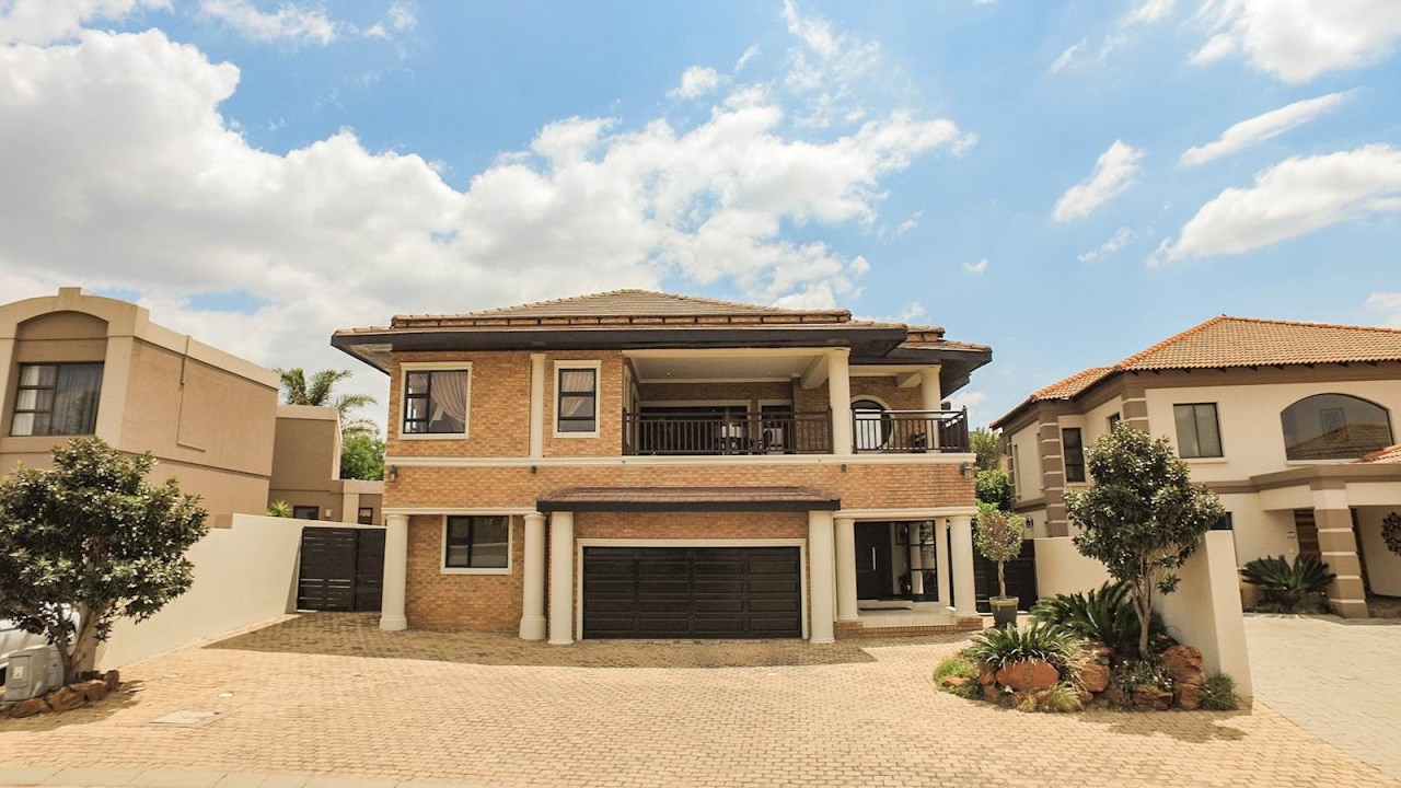 5 Bedroom House for sale in Gauteng | Johannesburg | Johannesburg South | Bassonia Esta |