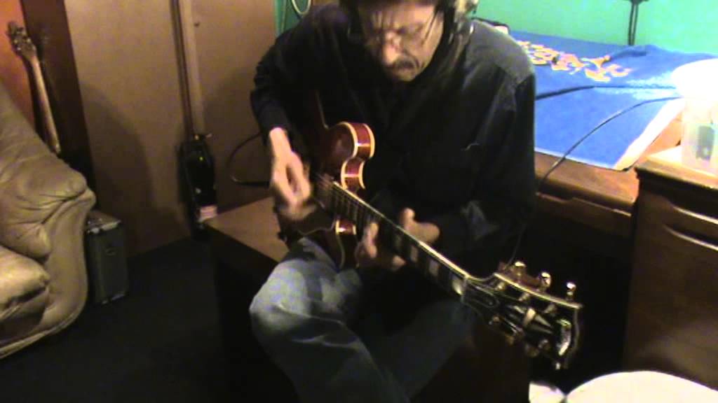 Le Lis - Performed live at Greystoke Studios 2008, Keyboards by Andy Whitmore