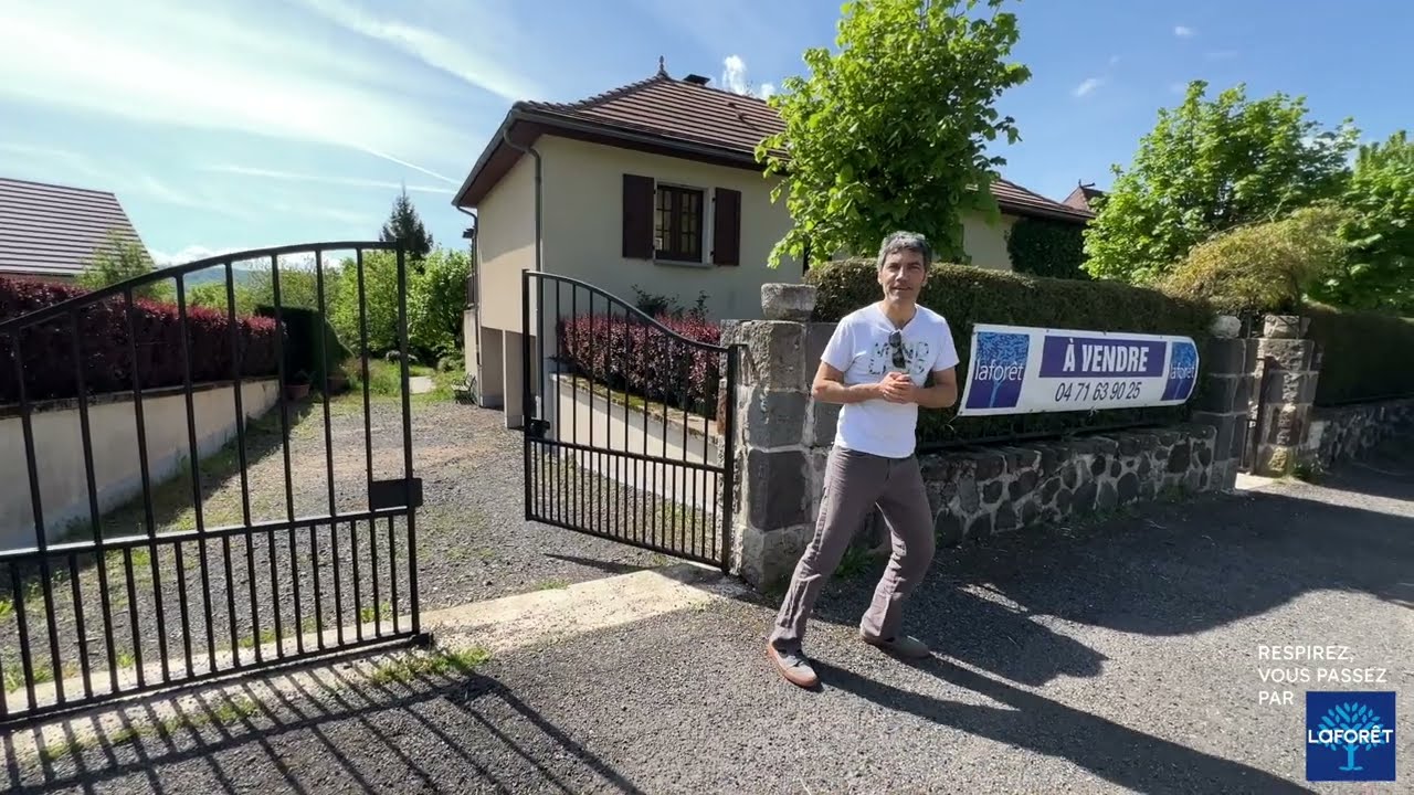 Maison plain pied et sous sol complet  Yolet  en vente  Laforêt immobilier Aurillac 0471 63 90 25