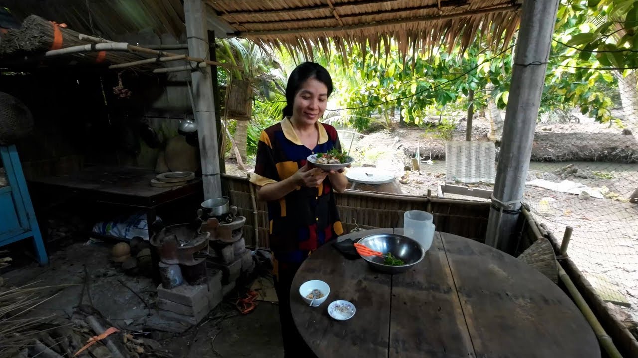 Quá Ngon Hột Vịt Lộn Nấu Trong Trái Dừa - Duck eggs cooked in a coconut in the Countryside