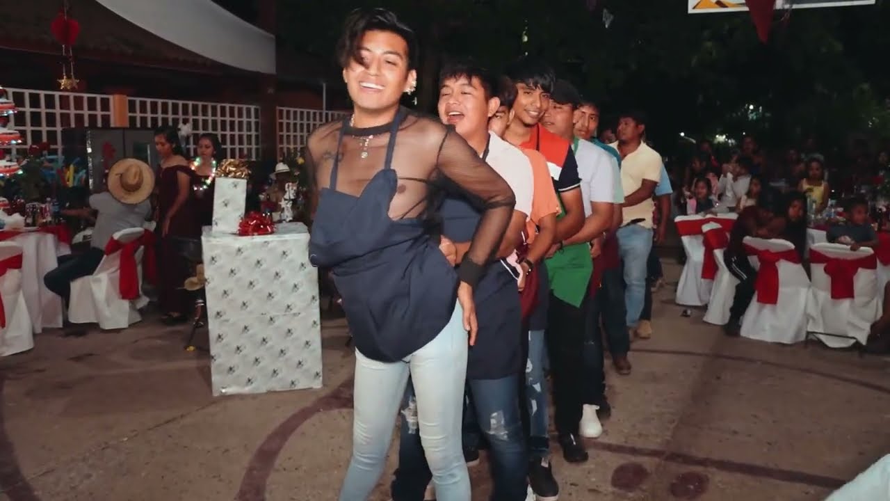 divertido asi se baila La calabaza en el estado de Guerrero, alegre la gente