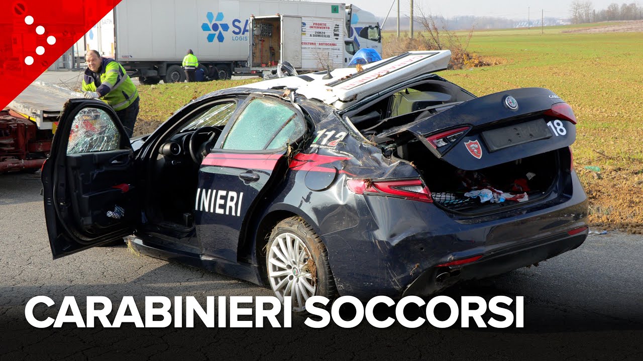Gazzella carabinieri coinvolta in incidente durante inseguimento: soccorsi i due militari a bordo
