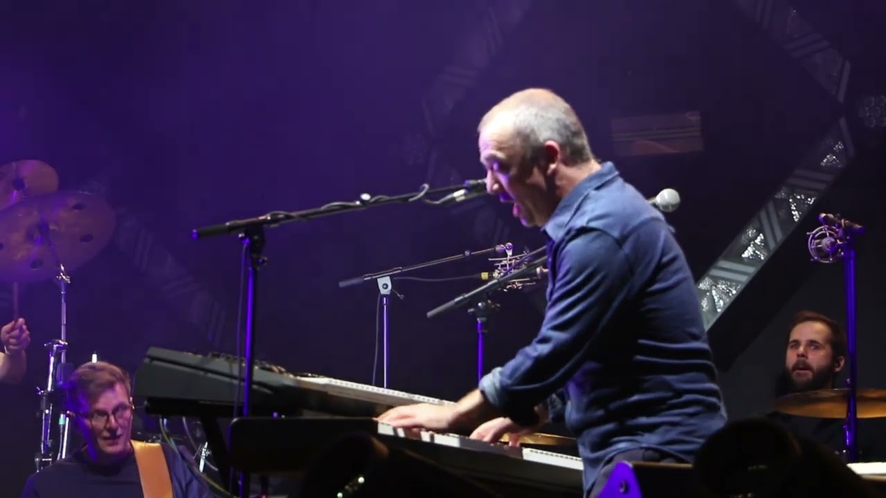 Miguel Wiels door Niels Destadsbader uitgedaagd om 'We are the Champions' live te zingen -HF Invites