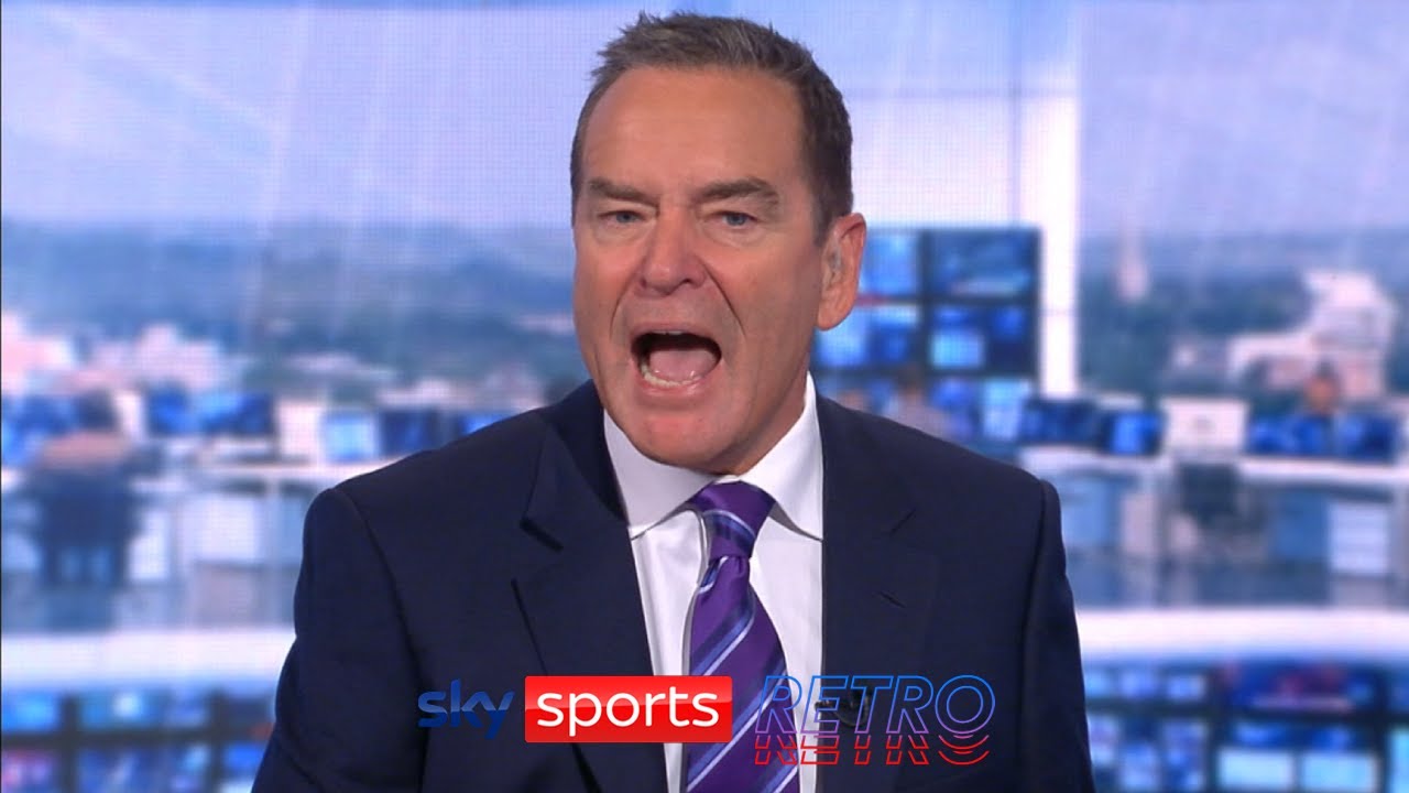 Jeff Stelling singing on Soccer Saturday