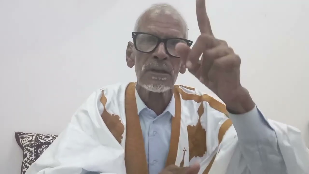 مقابلة الإعلامي محمد الأمين ولد خطاري مع العميد الأديب السني ولد عبداوه حول برنامجه 