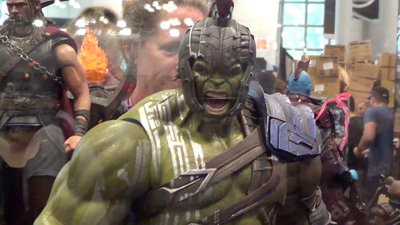 Hot Toys Thor Ragnarok, Gladiator Hulk, Loki, Hela & Valkyrie 1/6 Scale at NYCC 2017