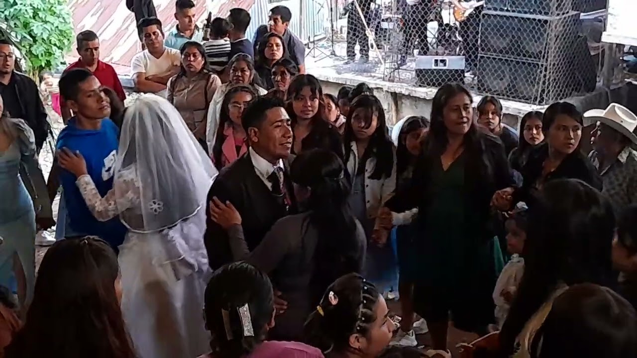 Boda de Joel Martinez y Martha Méndez Santa Cruz de Juarez Huautla deJimenez oaxaca  ....