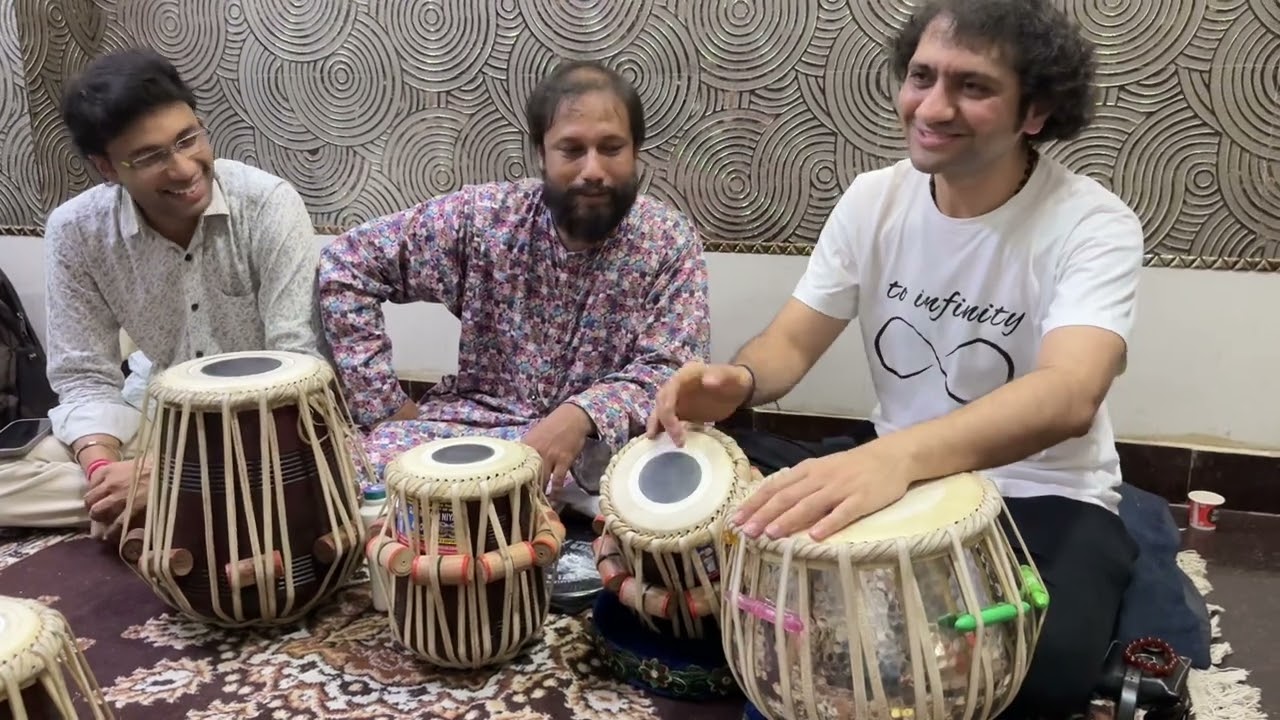 Ojas adhiya great tabla player bought two tabla one E & D scale 