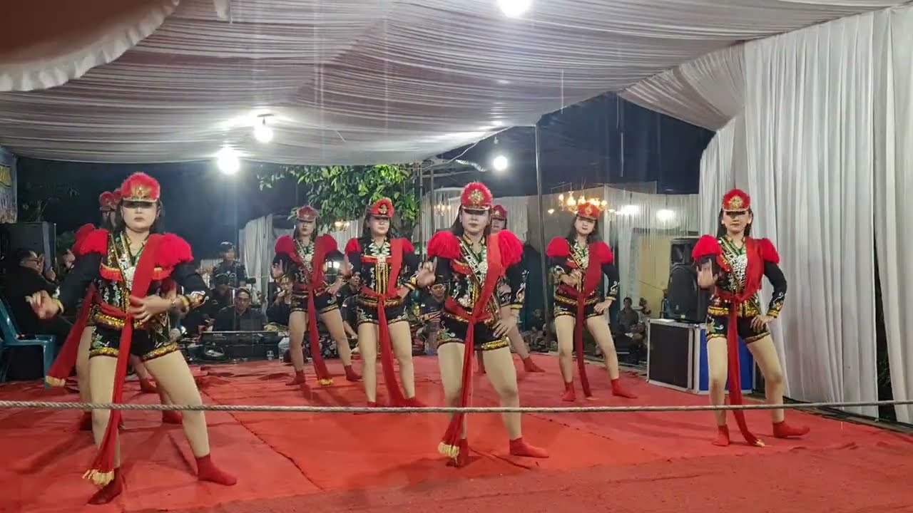 Pambuko Dewi Arum - Dolalak Putri Panawaren Sigaluh Banjarnegara Live Kenongo Gadingrejo Kepil