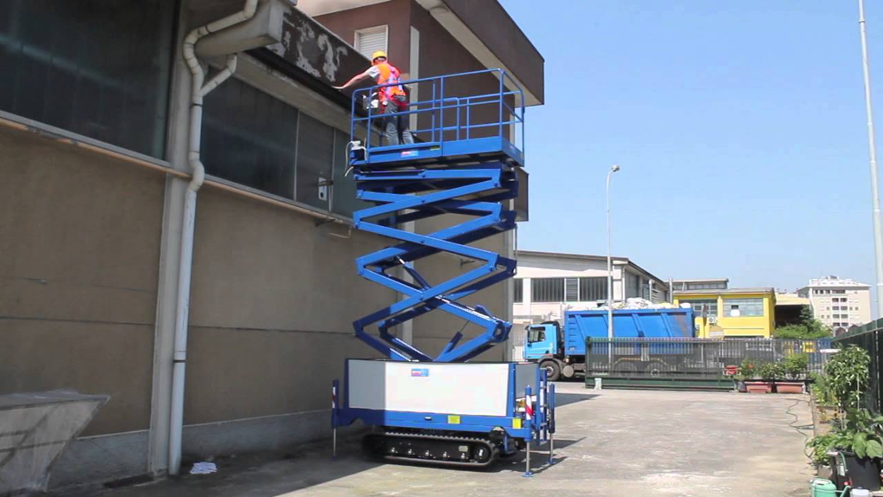 Piattaforma a pantografo su cingoli - SCALE DC