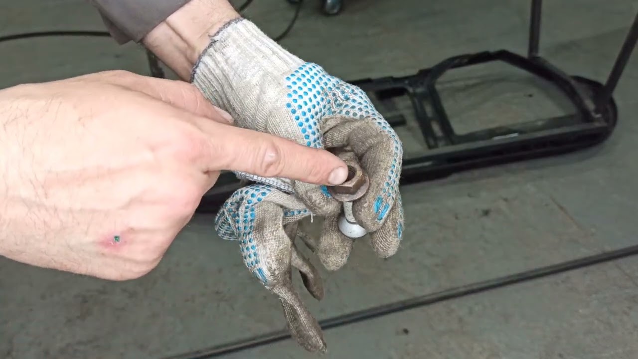 Диван из автомобильного сидения !!!