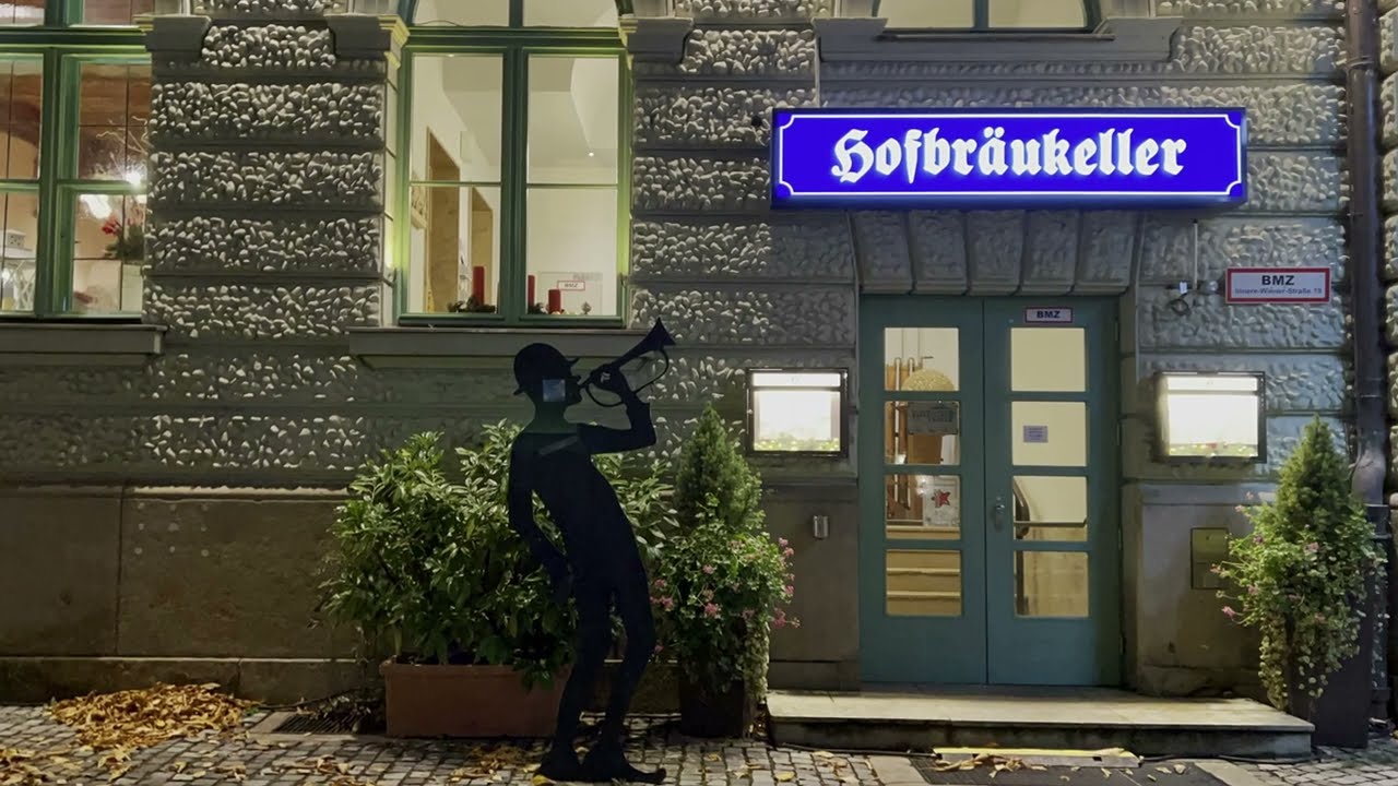 Munich Night Walk - The Enchanting Streets of Au-Haidhausen - 4K