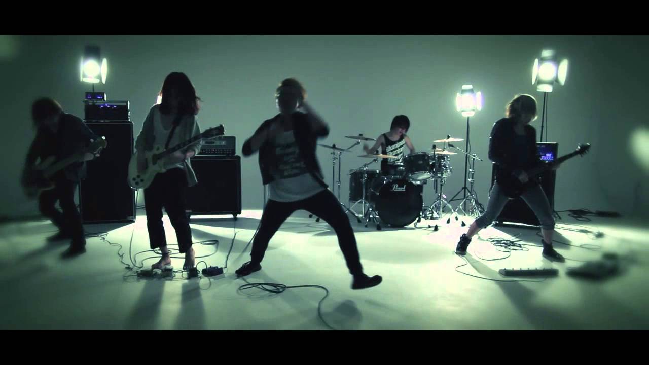 a crowd of rebellion - Satellitear