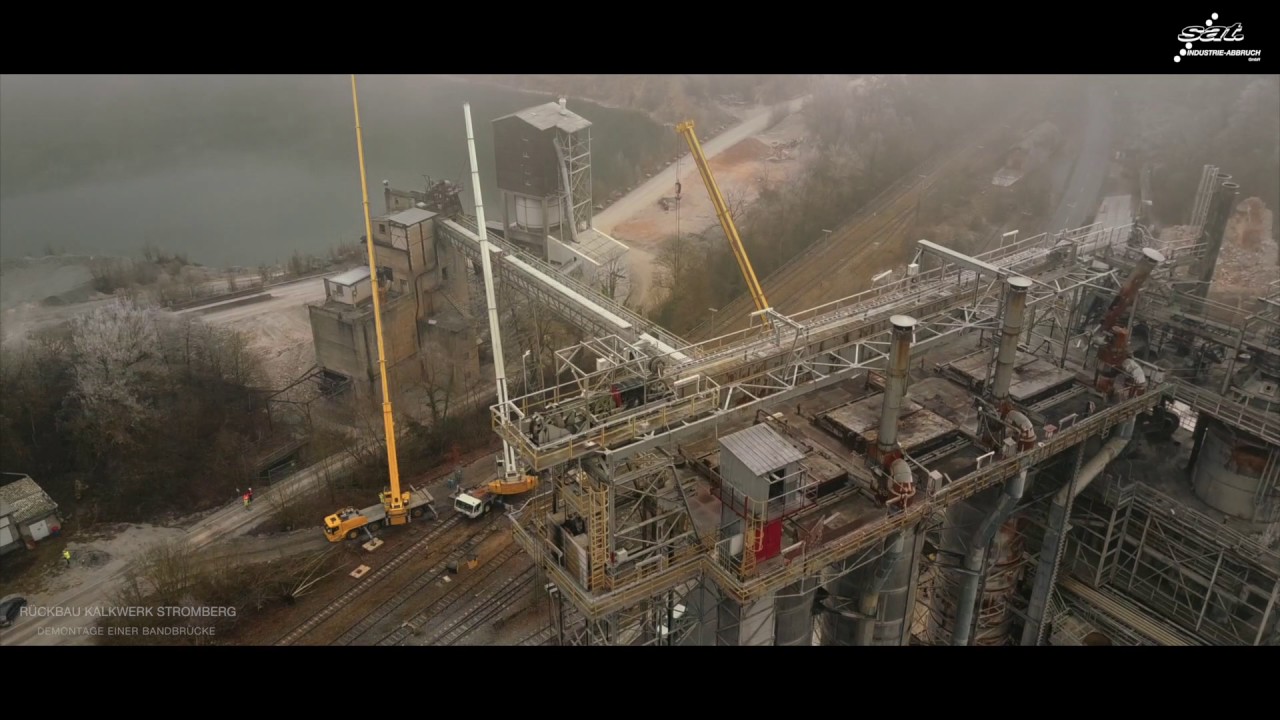 Stromberg Kalkwerk Demontage Abbruch einer Bandbr&uuml;cke - Abbruch Mega Kran