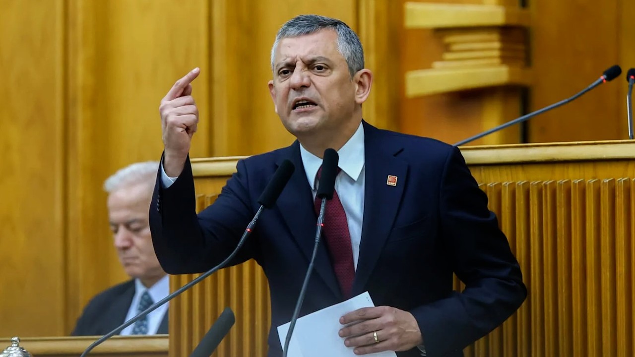 Özgür Özel sarsılmış ama yıkılmamış