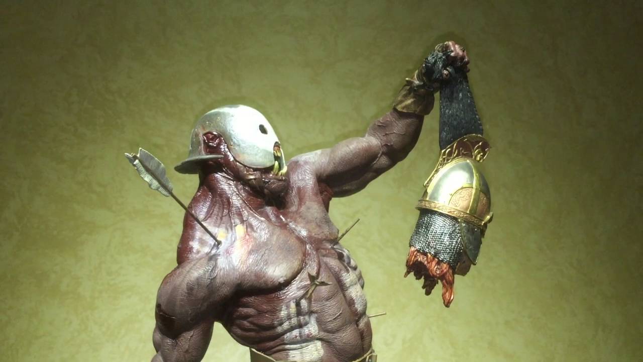 Sideshow Lord of the Rings Exclusive Uruk-hai Berserker Premium Format Figure