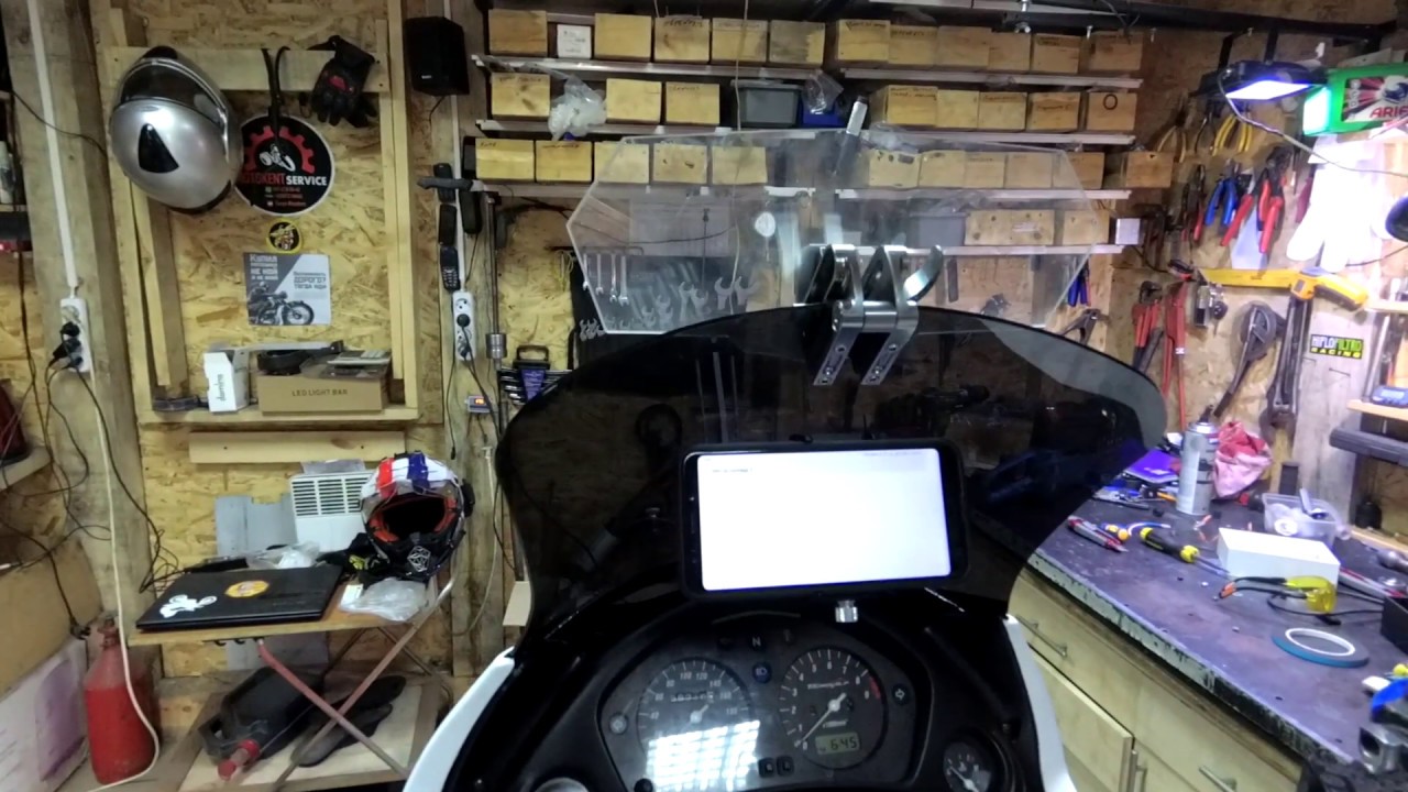 Кронштейн для телефона или GPS под стекло на honda transalp 650