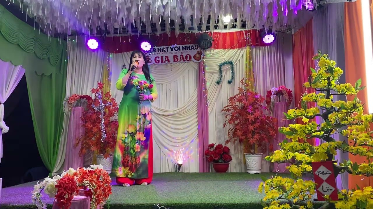 Hồng Thắm giao luu Clb Giabao 