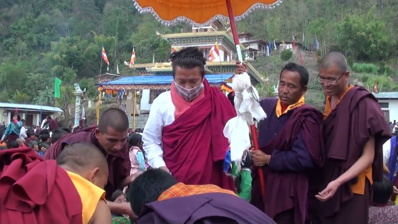DUNGSEY GARAB RINPOCHE'S VISIT TO TOEDPALUNG UGYEN THEKCHOG YANGTSE NUNNERY, 2010.