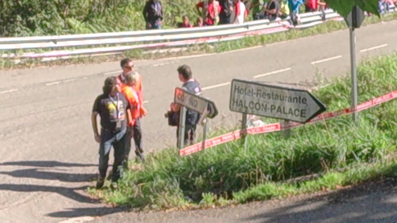 Incidente fotógrafo y comisarios 37º Rally Villa de Llanes