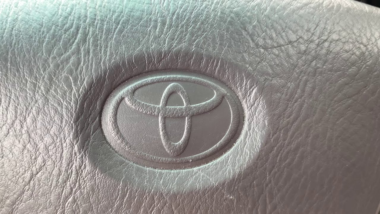 How to disassemble dash of first gen Tacoma