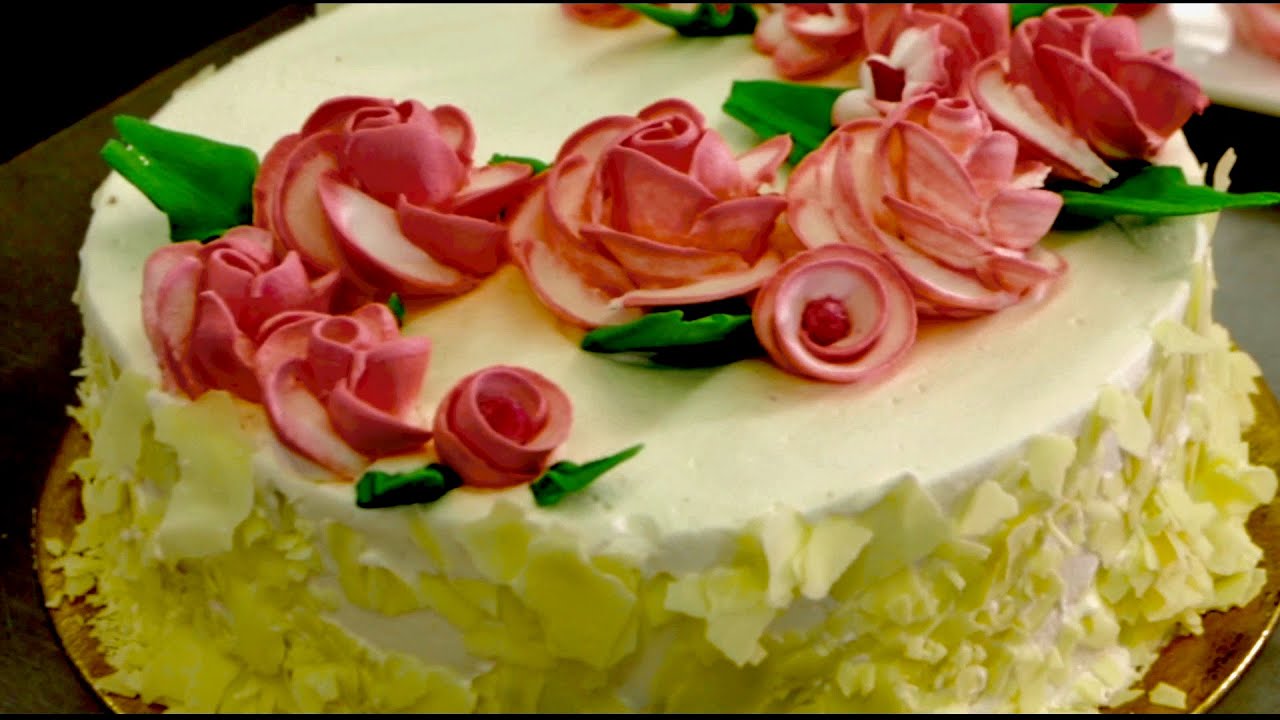 HTMi CulinaryTV - ROYAL ICING DECORATIONS with CHEF ANDREAS KURFURST