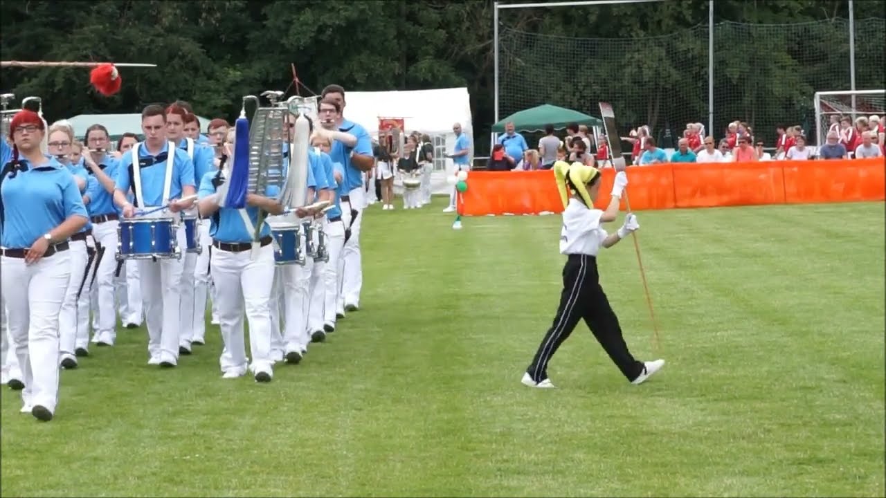 LM der Spielleute Sachsen-Anhalt 2016 in Bernburg ǀ Einmarsch aller Vereine