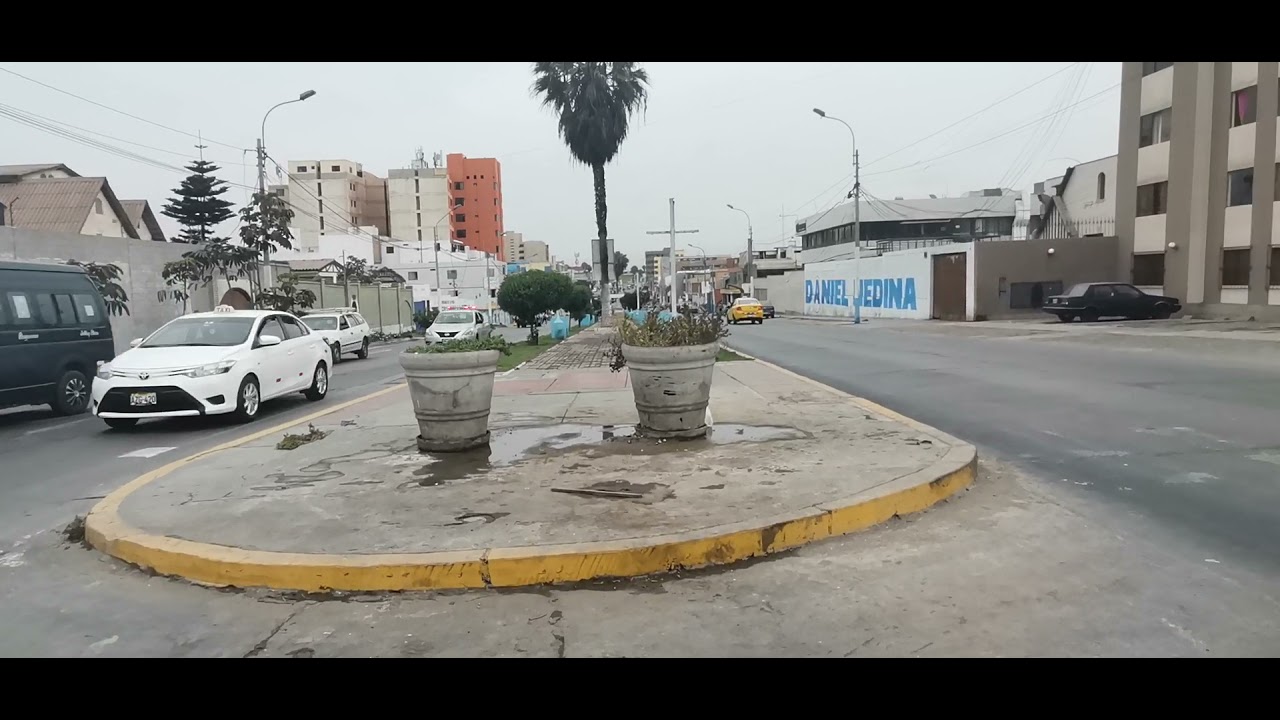 Recorriendo la Avenida Santa Rosa en La Perla Callao
