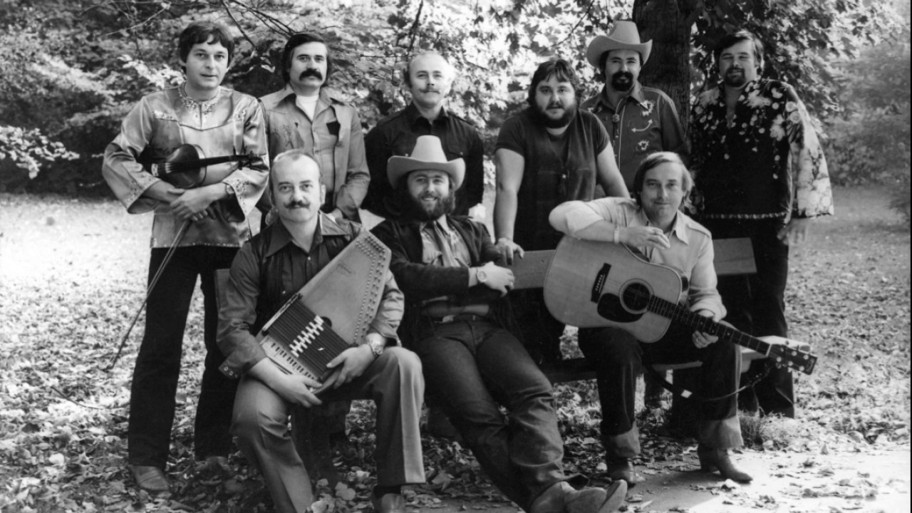 Fe&scaron;&aacute;ci - Sv&iacute;t&aacute; ve tv&yacute;ch tv&aacute;ř&iacute;ch (28.11.1977)