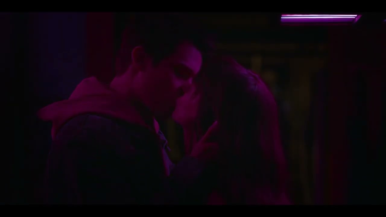 The Idea of You (2024) | Sol&egrave;ne and Hayes Kiss Scene