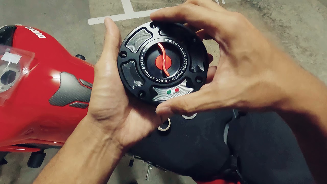 [MODS] Installation of TWM Quick Action Fuel Cap on Ducati Streetfighter V4
